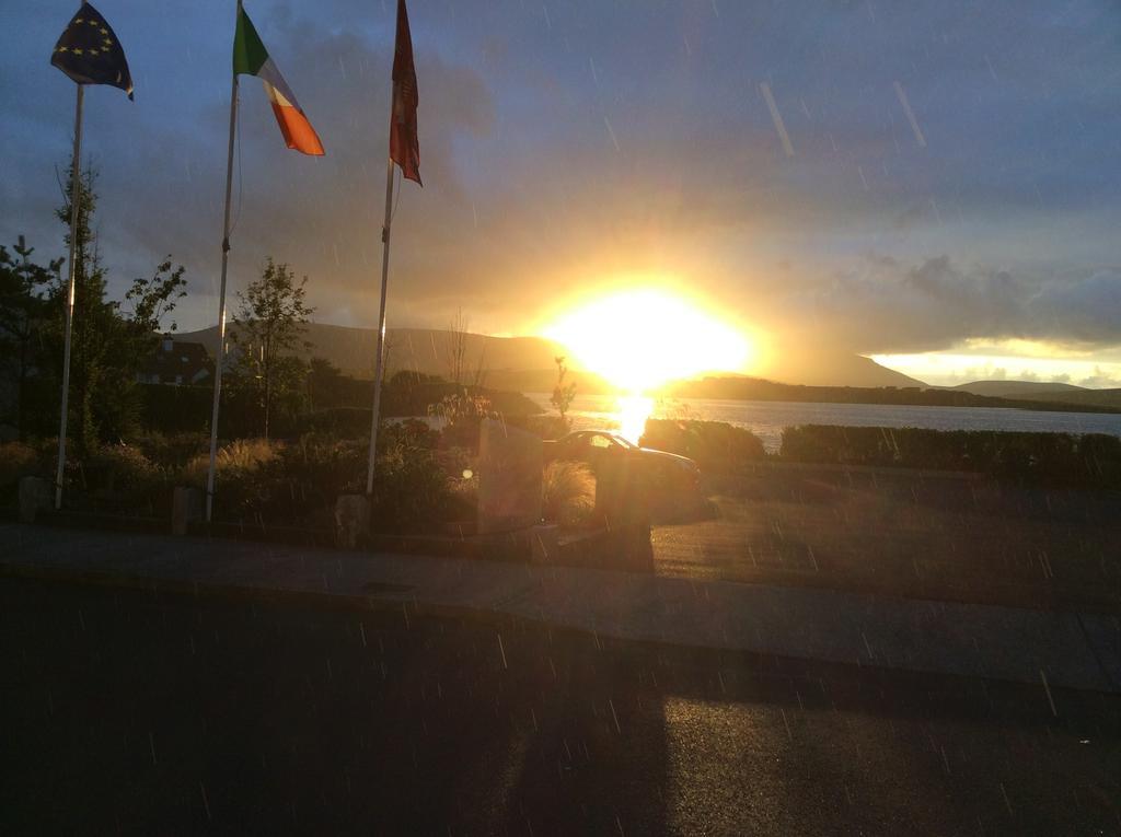 Achill Sound Hotel - Ostan Ghob A'Choire Esterno foto