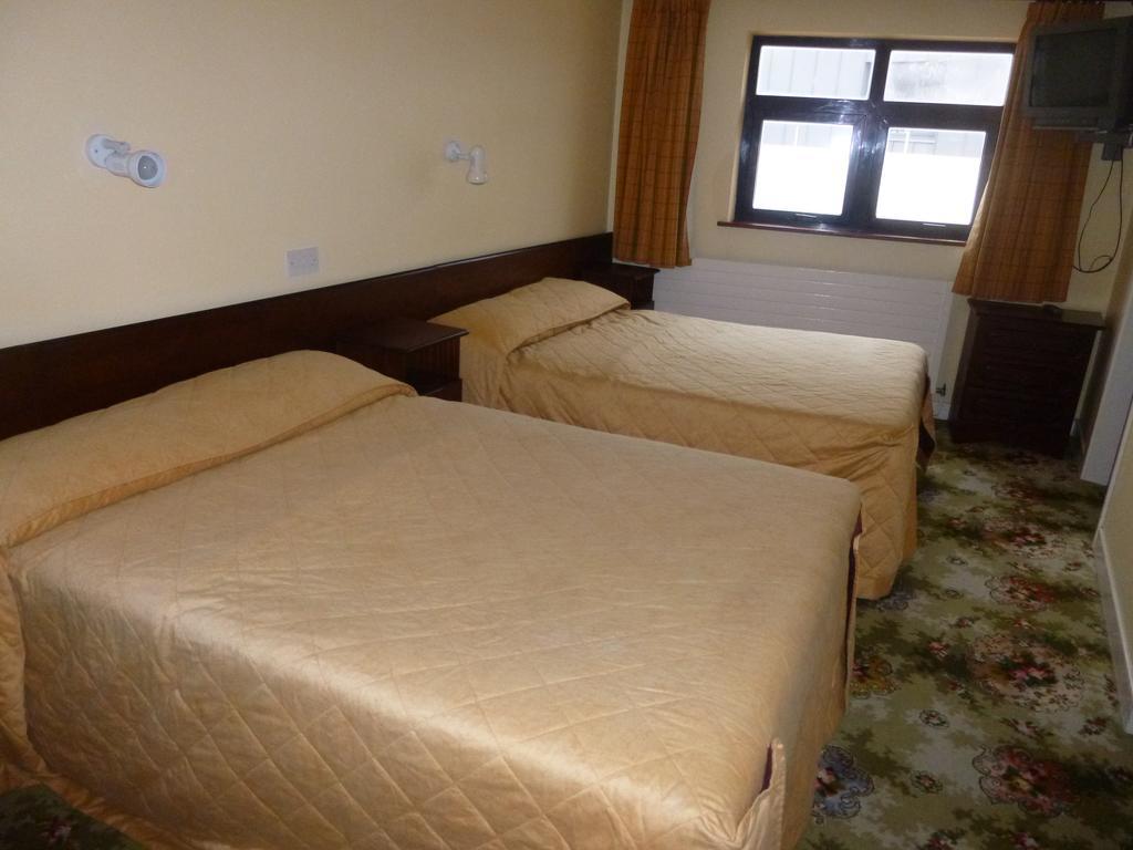 Achill Sound Hotel - Ostan Ghob A'Choire Esterno foto