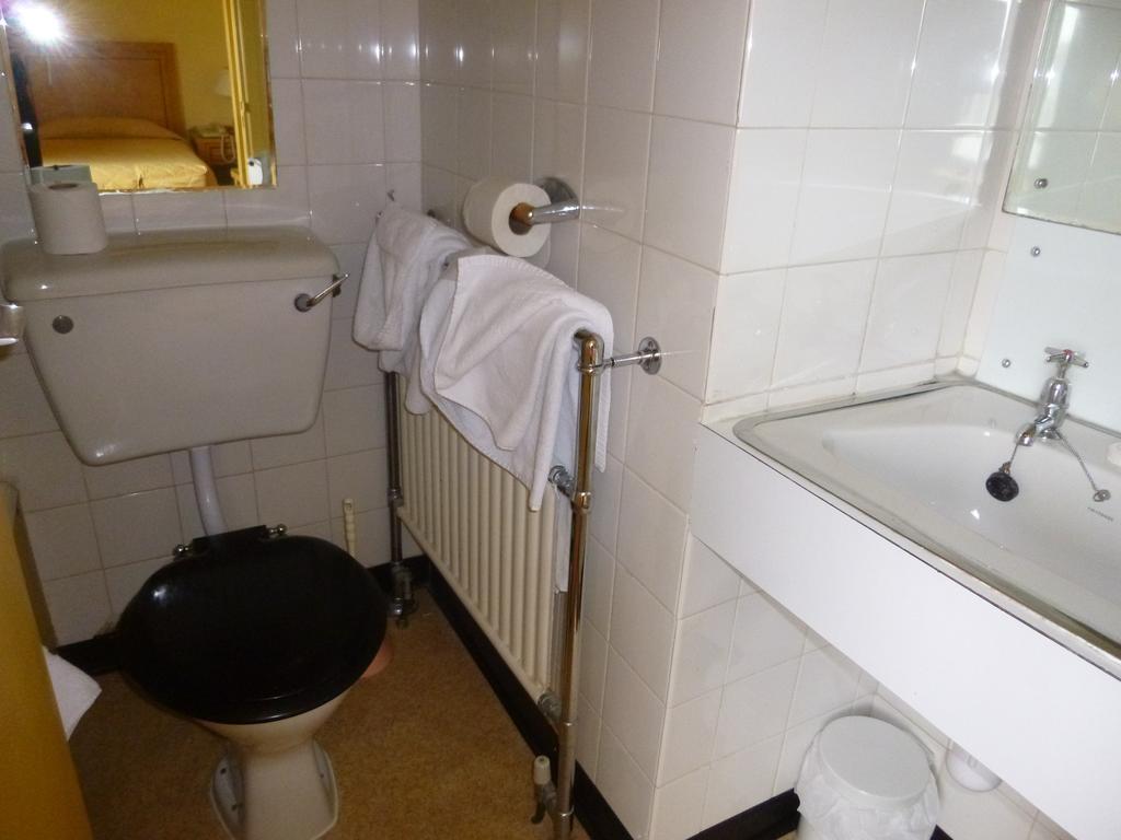 Achill Sound Hotel - Ostan Ghob A'Choire Esterno foto