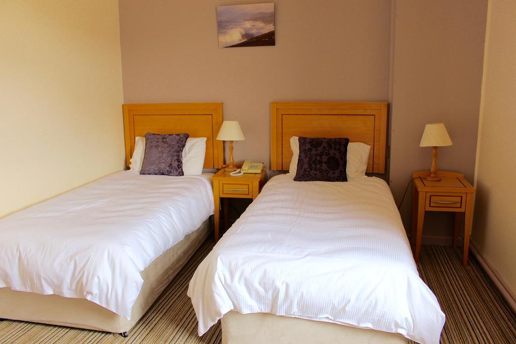 Achill Sound Hotel - Ostan Ghob A'Choire Esterno foto