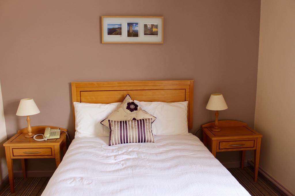 Achill Sound Hotel - Ostan Ghob A'Choire Esterno foto