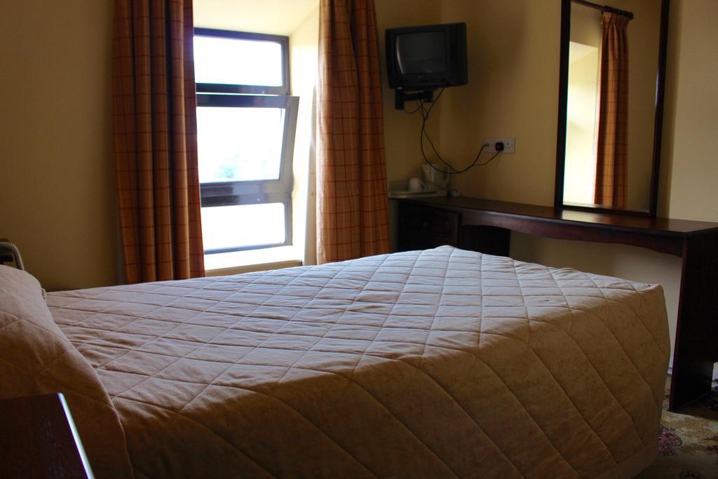 Achill Sound Hotel - Ostan Ghob A'Choire Esterno foto